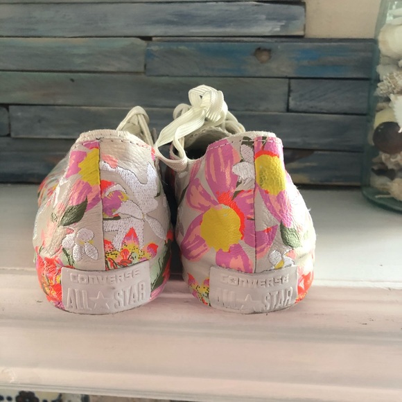 CONVERSE-X-PATBO-FLORAL-CHUCK-TAYLORs sz: 6.5 - Picture 7 of 11